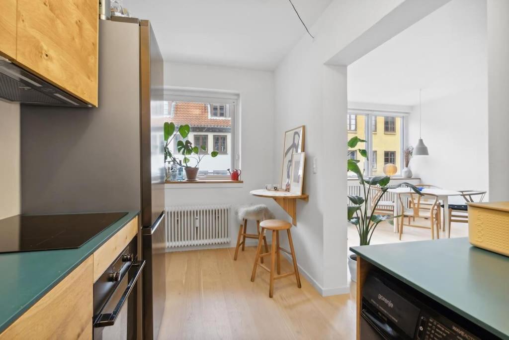 Great Central Walking Distance To Metro Copenhague